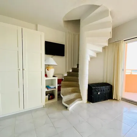 Studio With Swimming Pool On The Waterfront Saint-Raphaël